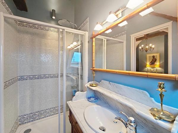 Superbe maison familiale entièrement rénovée comprenant cinq chambres