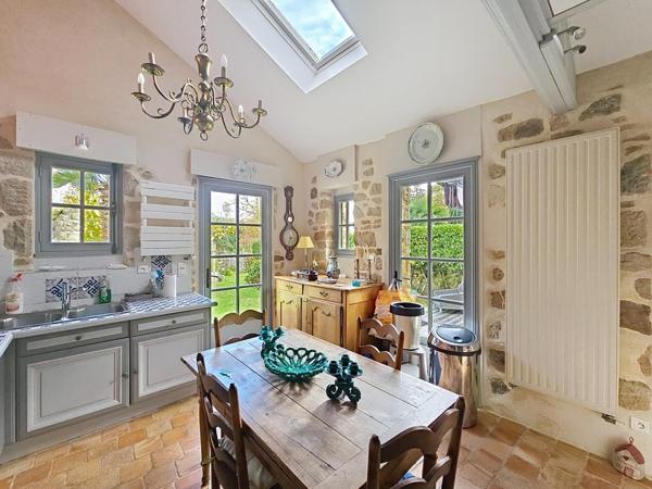 Superbe maison familiale entièrement rénovée comprenant cinq chambres