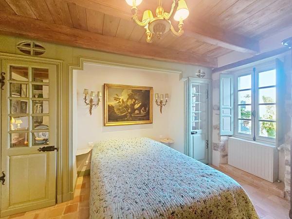 Superbe maison familiale entièrement rénovée comprenant cinq chambres