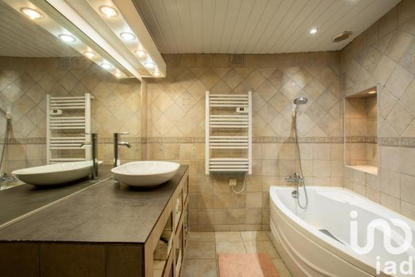 Maison de village 5 pièces de 120 m² à Trets (13530)