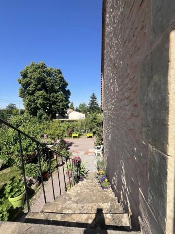 Vente                                                      Maison
                        
                     3 pièces                      65 m2                     à Nérondes