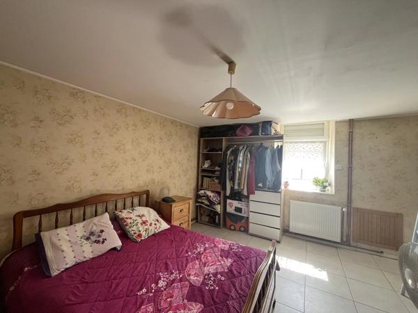 Vente                                                      Maison
                        
                     3 pièces                      65 m2                     à Nérondes
