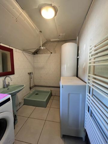 Vente                                                      Maison
                        
                     3 pièces                      65 m2                     à Nérondes