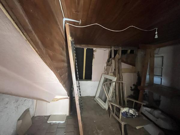 Vente                                                      Maison
                        
                     3 pièces                      65 m2                     à Nérondes