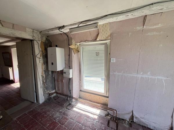 Vente                                                      Maison
                        
                     3 pièces                      65 m2                     à Nérondes