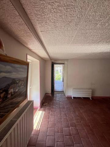 Vente                                                      Maison
                        
                     3 pièces                      65 m2                     à Nérondes