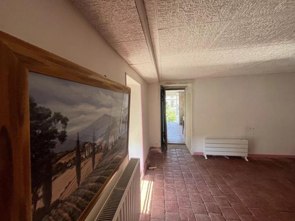 Vente                                                      Maison
                        
                     3 pièces                      65 m2                     à Nérondes
