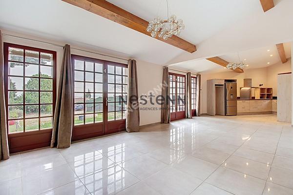 VITROLLES NORD, AU PIED DU ROCHER, VILLA T4 DE PLAIN PIED RECENTE DE 2021 AVEC 324 M² DE JARDIN