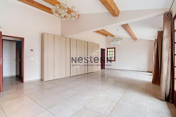 VITROLLES NORD, AU PIED DU ROCHER, VILLA T4 DE PLAIN PIED RECENTE DE 2021 AVEC 324 M² DE JARDIN