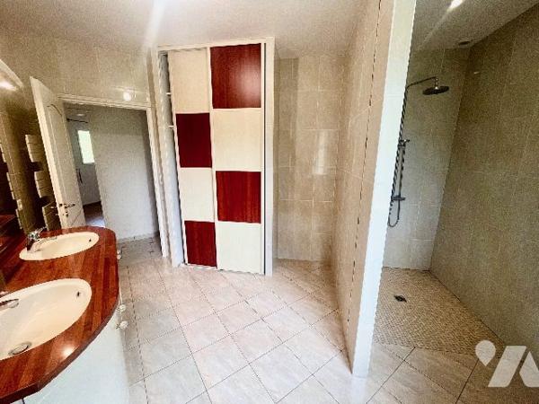 Maison de 2008 de 168m² + garage !