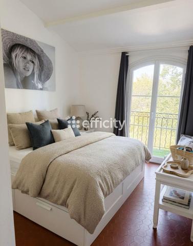 Maison
         4 pièces
        - 82 m² Bien prestige 599 000 € *