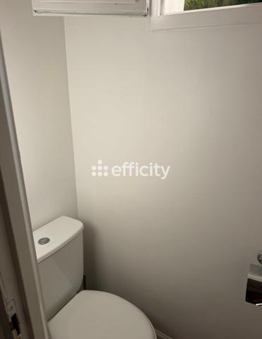 Maison
         4 pièces
        - 82 m² Bien prestige 599 000 € *