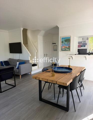 Maison
         4 pièces
        - 82 m² Bien prestige 599 000 € *