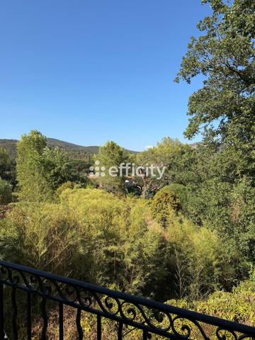 Maison
         4 pièces
        - 82 m² Bien prestige 599 000 € *