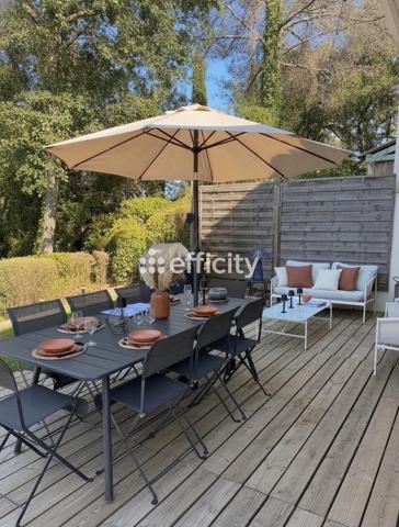 Maison
         4 pièces
        - 82 m² Bien prestige 599 000 € *