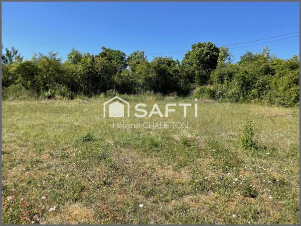 Terrain constructible 552 m² plat avec vue dégagée