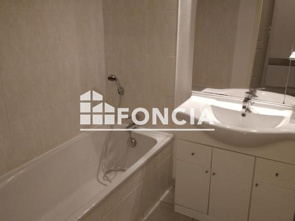 Location Appartement 3 pièces 66.28 m² - 3 AVENUE JEAN AICARD Le Luc En Provence 83340