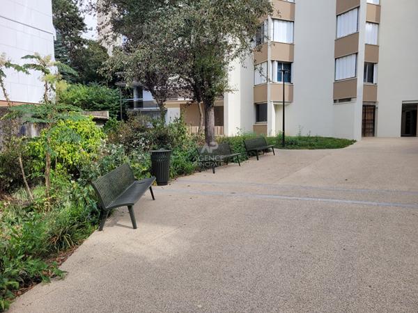 Appartement Saint Germain En Laye 3 pièce(s) 70 m2 235 000 € **  - Référence  18510