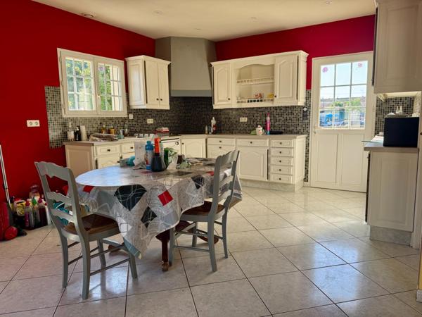 NIORT MAISON FAMILIALE 3CH+ BUREAU - GARAGE