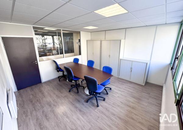 Bureaux à vendre 330 m² Bron