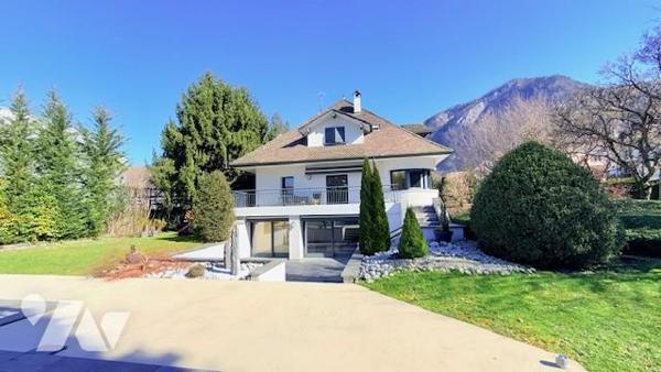 Maison bourgeoise 220m2 sur trois niveaux