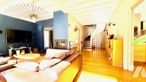 Maison bourgeoise 220m2 sur trois niveaux