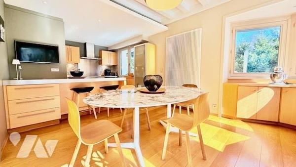 Maison bourgeoise 220m2 sur trois niveaux