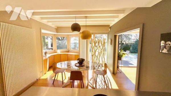 Maison bourgeoise 220m2 sur trois niveaux