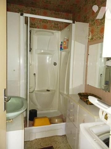 A VENDRE sur la commune de LES RICEYS (Aube), une maison à usage d'habitation, comprenant :
Au...