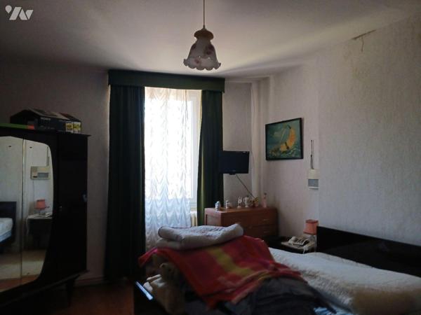 A VENDRE sur la commune de LES RICEYS (Aube), une maison à usage d'habitation, comprenant :
Au...