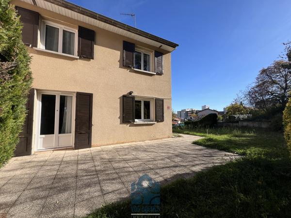 Maison 4 pièces avec garage, jardin, balcon et place de parking