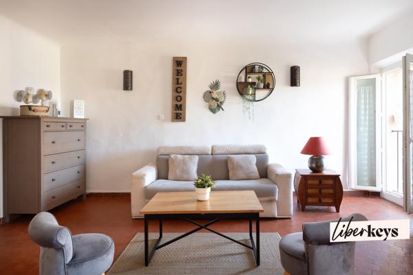 Le Lavandou – Appartement T1 traversant de charme à 100 m de la plage, tout à pied