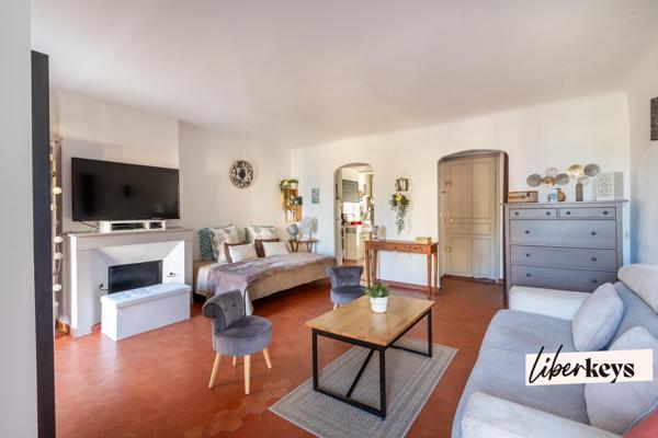 Le Lavandou – Appartement T1 traversant de charme à 100 m de la plage, tout à pied