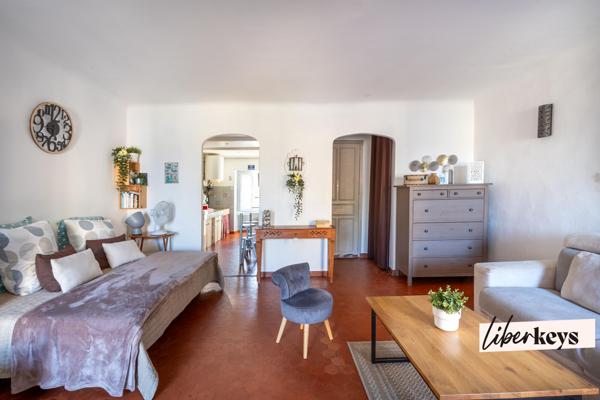 Le Lavandou – Appartement T1 traversant de charme à 100 m de la plage, tout à pied