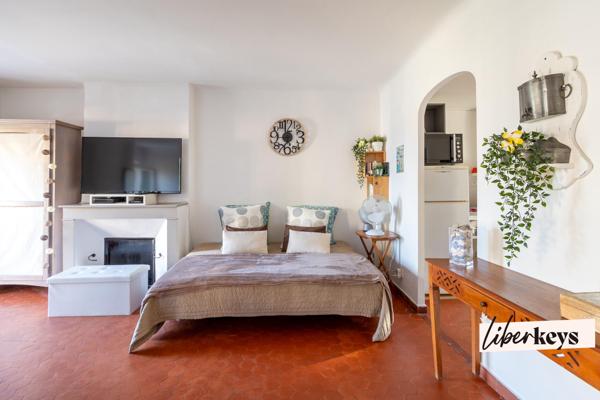 Le Lavandou – Appartement T1 traversant de charme à 100 m de la plage, tout à pied