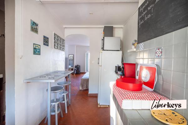 Le Lavandou – Appartement T1 traversant de charme à 100 m de la plage, tout à pied