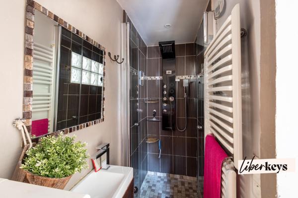 Le Lavandou – Appartement T1 traversant de charme à 100 m de la plage, tout à pied