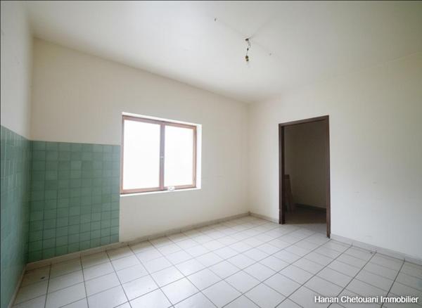 Terrain constructible , Local commercial , Appartement F4 , Ensemble immobilier polyvalent