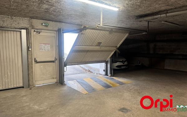 Stationnement à louer    Amiens