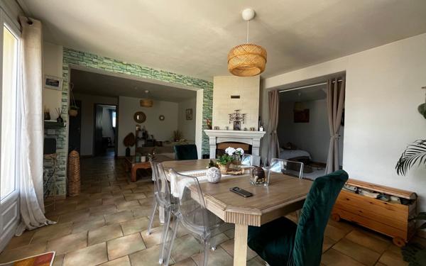 Maison à vendre    8 pièces • 186 m2 Mallemort