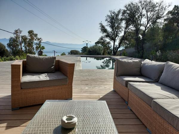 Sublime villa récente - vue mer