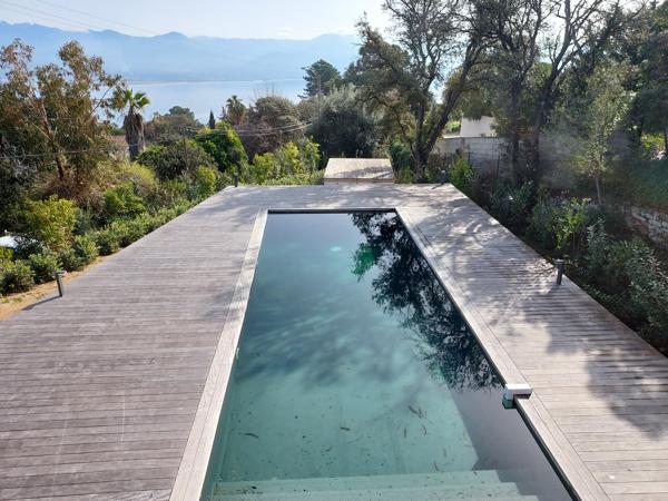 Sublime villa récente - vue mer