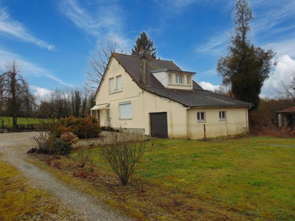 Ancien corps de ferme, 4chs, terrain 31 295 m², La Lande Patry