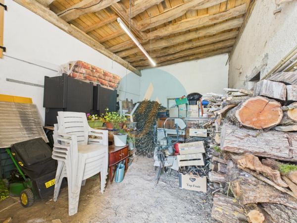 Cosne-Cours-sur-Loire (58200) Longère rénovée 92m2 avec 3 chambres, dépendance et garage.