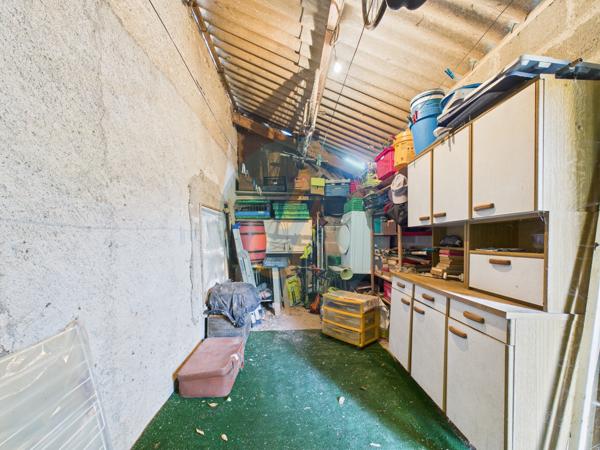 Cosne-Cours-sur-Loire (58200) Longère rénovée 92m2 avec 3 chambres, dépendance et garage.