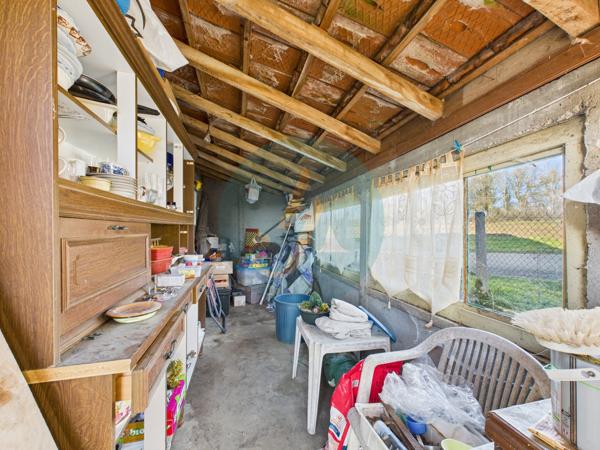 Cosne-Cours-sur-Loire (58200) Longère rénovée 92m2 avec 3 chambres, dépendance et garage.