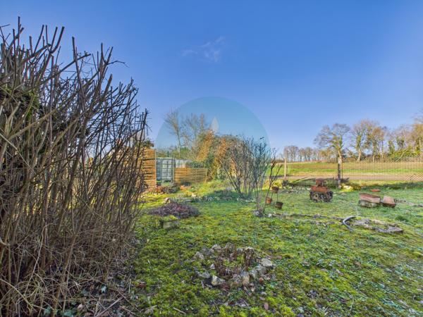 Cosne-Cours-sur-Loire (58200) Longère rénovée 92m2 avec 3 chambres, dépendance et garage.