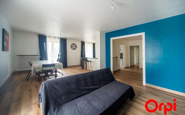 Maison à vendre    8 pièces • 212 m2 Mâcon