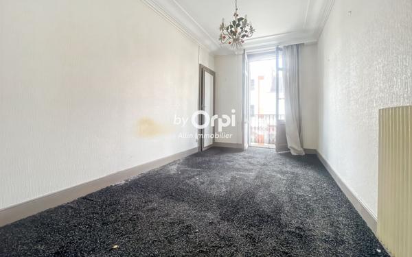 Immeuble à vendre    7 pièces • 341 m2 Montluçon