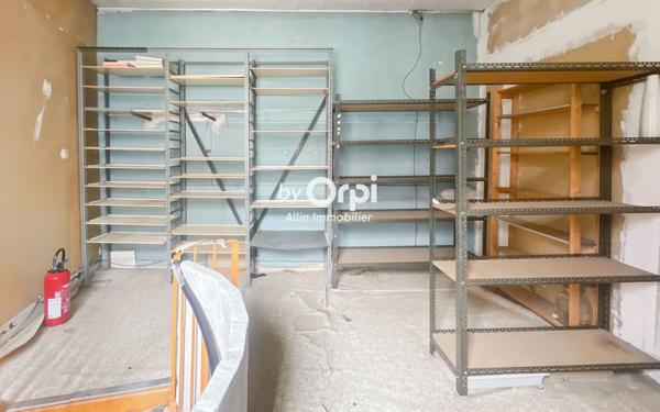 Immeuble à vendre    7 pièces • 341 m2 Montluçon